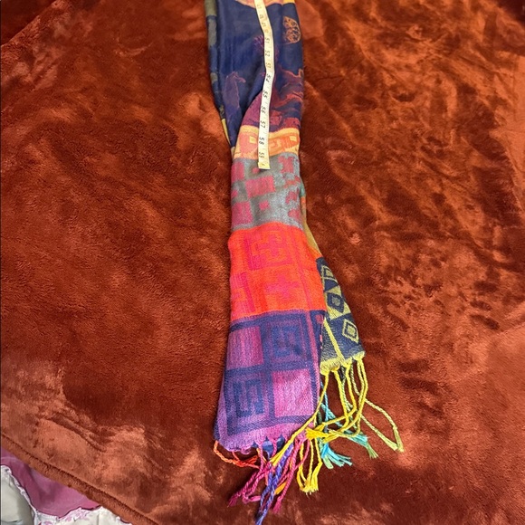 Multicolor Patterned Scarf - Picture 3 of 4